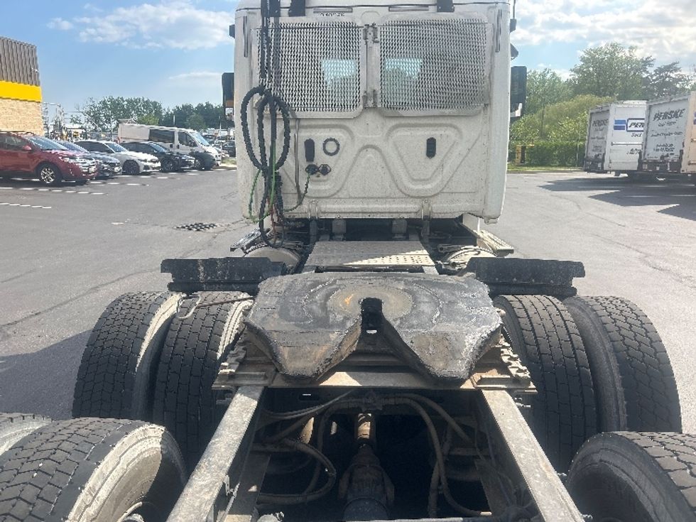 Day Cab Tractor-Heavy Duty Tractors-Freightliner-2020-T12664ST-Jessup-MD-258,755\n\t\tmiles-$ 58,000 - Image 6
