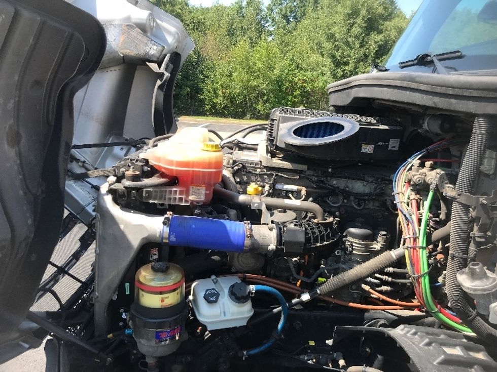 Day Cab Tractor-Heavy Duty Tractors-Freightliner-2020-T12664ST-Jessup-PA-321,763\n\t\tmiles-$ 63,500 - Image 16