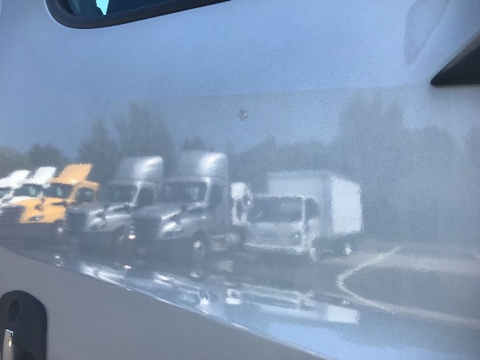 Day Cab Tractor-Heavy Duty Tractors-Freightliner-2020-T12664ST-Jessup-PA-321,763\n\t\tmiles-$ 63,500 - Image 19