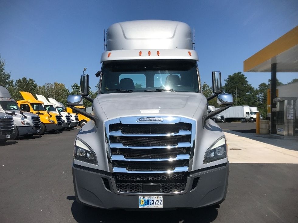 Day Cab Tractor-Heavy Duty Tractors-Freightliner-2020-T12664ST-Jessup-PA-321,763\n\t\tmiles-$ 63,500 - Image 2