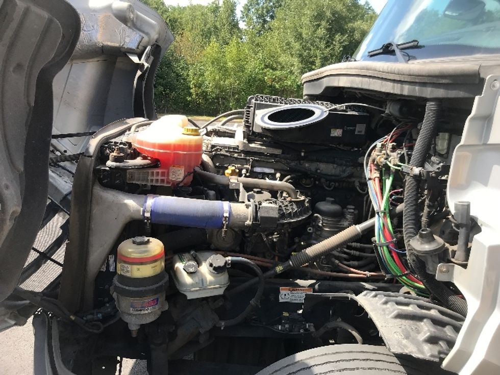 Day Cab Tractor-Heavy Duty Tractors-Freightliner-2020-T12664ST-Jessup-PA-405,781\n\t\tmiles-$ 57,000 - Image 16