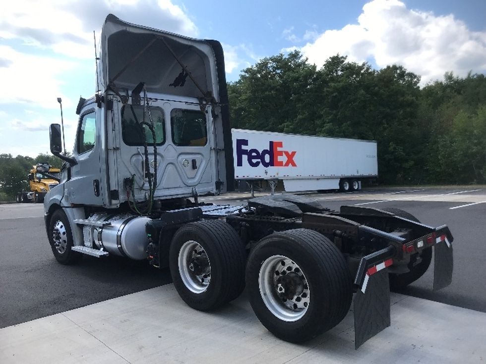 Day Cab Tractor-Heavy Duty Tractors-Freightliner-2020-T12664ST-Jessup-PA-405,781\n\t\tmiles-$ 57,000 - Image 5