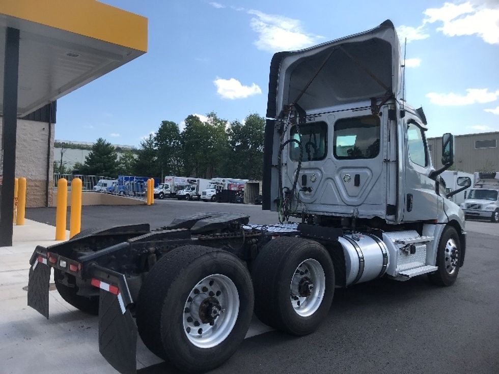Day Cab Tractor-Heavy Duty Tractors-Freightliner-2020-T12664ST-Jessup-PA-405,781\n\t\tmiles-$ 57,000 - Image 7