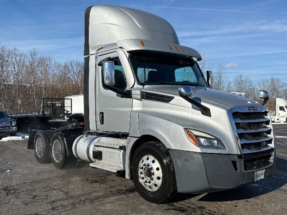Day Cab Tractor-Heavy Duty Tractors-Freightliner-2020-T12664ST-Jessup-PA-436,373\n\t\tmiles-$ 43,000 - Image 1