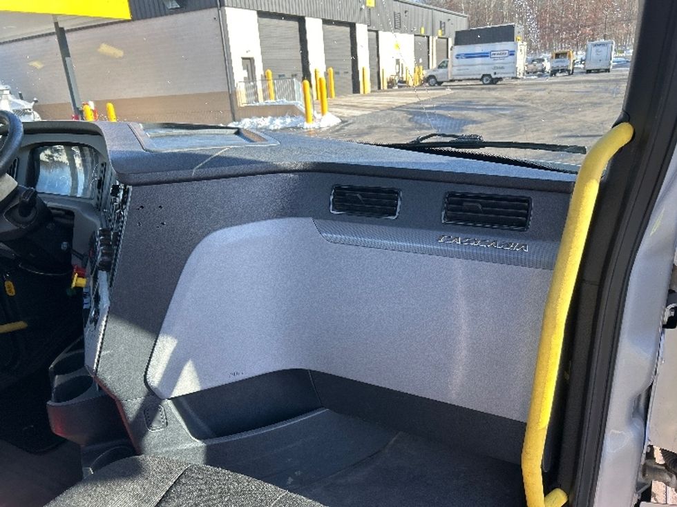 Day Cab Tractor-Heavy Duty Tractors-Freightliner-2020-T12664ST-Jessup-PA-436,373\n\t\tmiles-$ 43,000 - Image 13