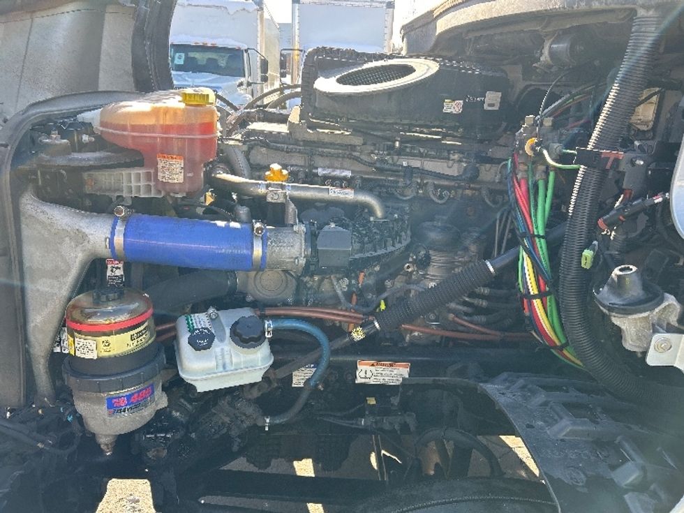 Day Cab Tractor-Heavy Duty Tractors-Freightliner-2020-T12664ST-Jessup-PA-436,373\n\t\tmiles-$ 43,000 - Image 16