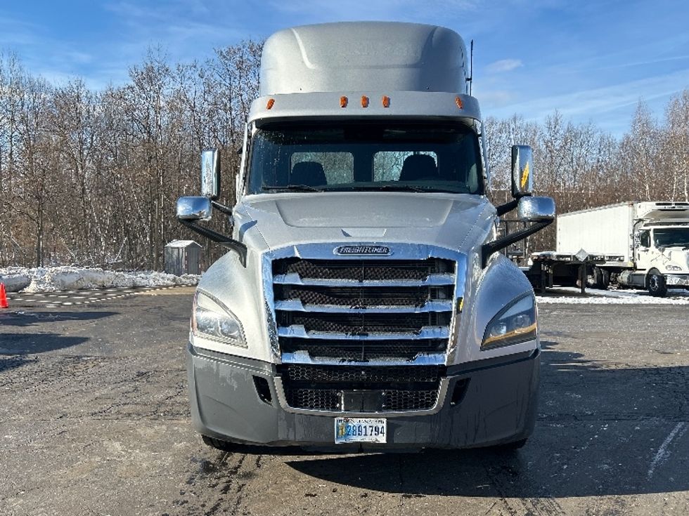Day Cab Tractor-Heavy Duty Tractors-Freightliner-2020-T12664ST-Jessup-PA-436,373\n\t\tmiles-$ 43,000 - Image 2