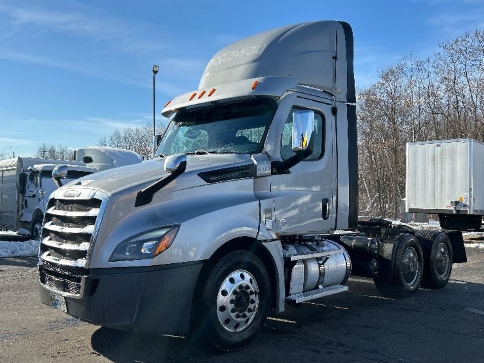 Day Cab Tractor-Heavy Duty Tractors-Freightliner-2020-T12664ST-Jessup-PA-436,373\n\t\tmiles-$ 43,000 - Image 3