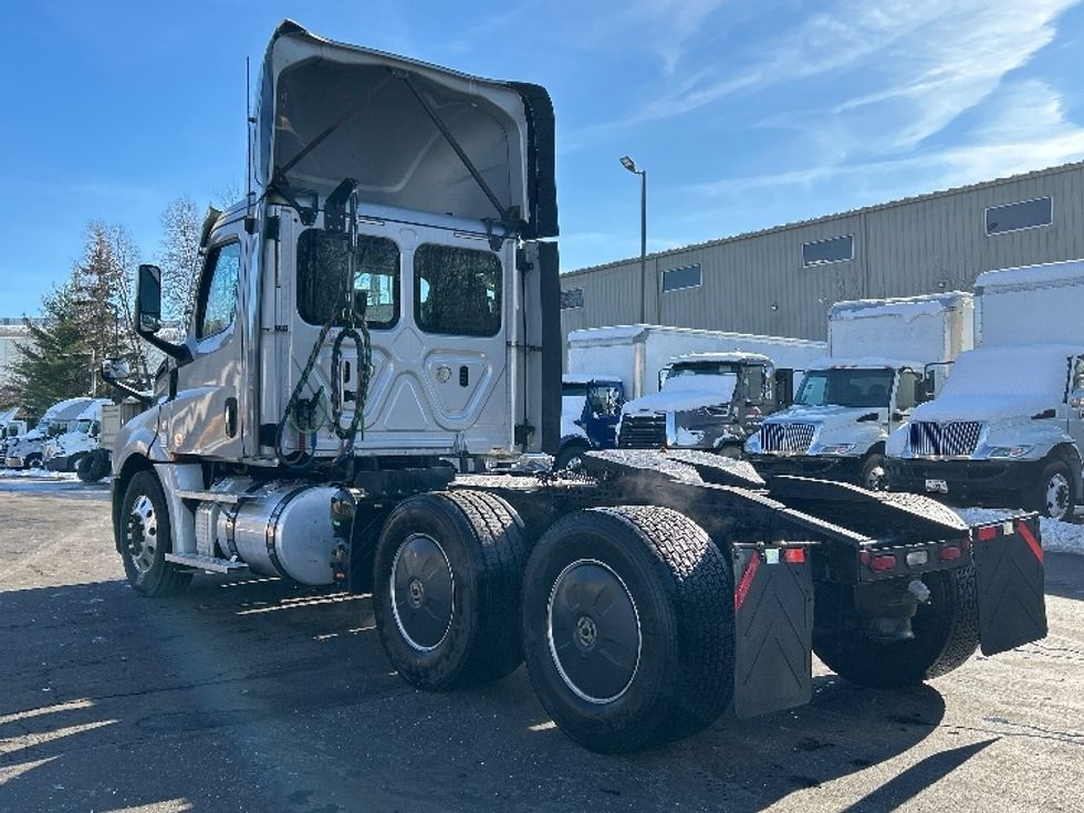 Day Cab Tractor-Heavy Duty Tractors-Freightliner-2020-T12664ST-Jessup-PA-436,373\n\t\tmiles-$ 43,000 - Image 5