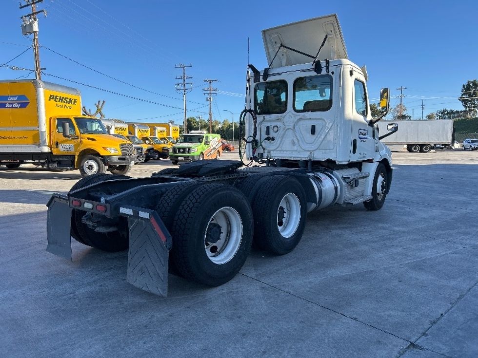 Day Cab Tractor-Heavy Duty Tractors-Freightliner-2020-T12664ST-Jurupa Valley-CA-272,392\n\t\tmiles-$ 60,250 - Image 7