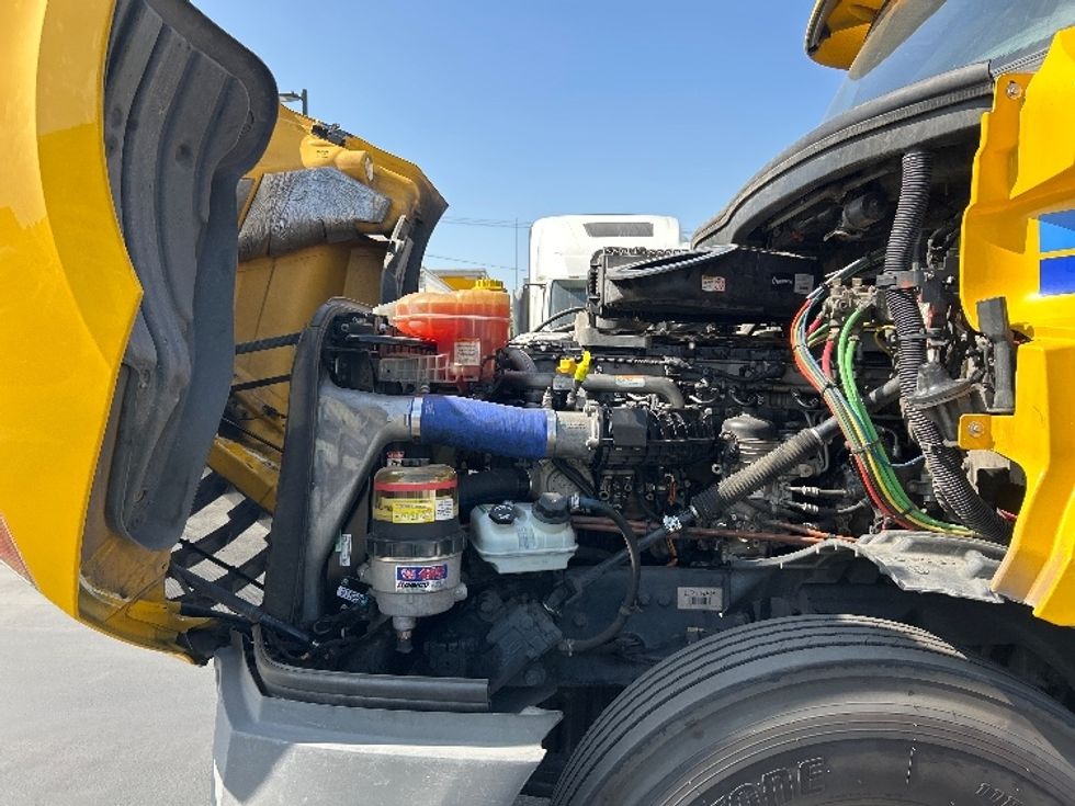Day Cab Tractor-Heavy Duty Tractors-Freightliner-2020-T12664ST-Jurupa Valley-CA-395,398\n\t\tmiles-$ 52,000 - Image 16