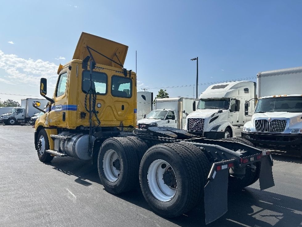 Day Cab Tractor-Heavy Duty Tractors-Freightliner-2020-T12664ST-Jurupa Valley-CA-395,398\n\t\tmiles-$ 52,000 - Image 5
