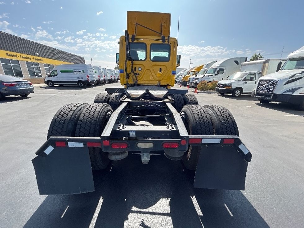 Day Cab Tractor-Heavy Duty Tractors-Freightliner-2020-T12664ST-Jurupa Valley-CA-395,398\n\t\tmiles-$ 52,000 - Image 6