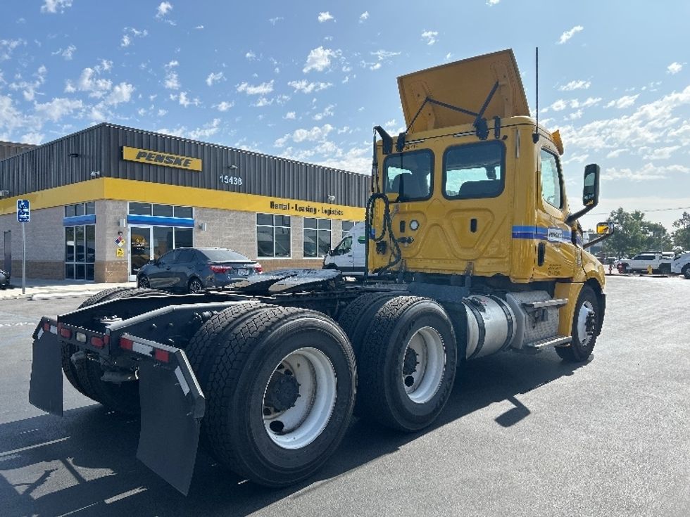 Day Cab Tractor-Heavy Duty Tractors-Freightliner-2020-T12664ST-Jurupa Valley-CA-395,398\n\t\tmiles-$ 52,000 - Image 7