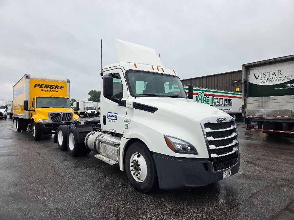 Day Cab Tractor-Heavy Duty Tractors-Freightliner-2020-T12664ST-Kansas City-MO-224,241\n\t\tmiles-$ 61,250 - Image 1