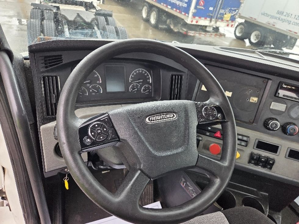 Day Cab Tractor-Heavy Duty Tractors-Freightliner-2020-T12664ST-Kansas City-MO-224,241\n\t\tmiles-$ 61,250 - Image 11