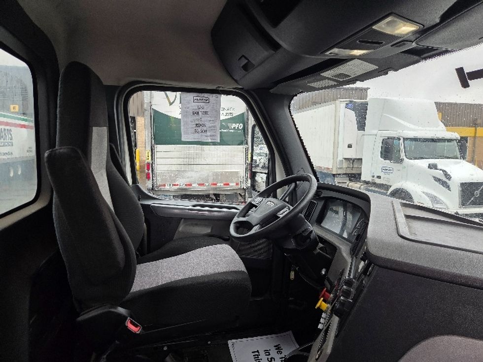 Day Cab Tractor-Heavy Duty Tractors-Freightliner-2020-T12664ST-Kansas City-MO-224,241\n\t\tmiles-$ 61,250 - Image 14