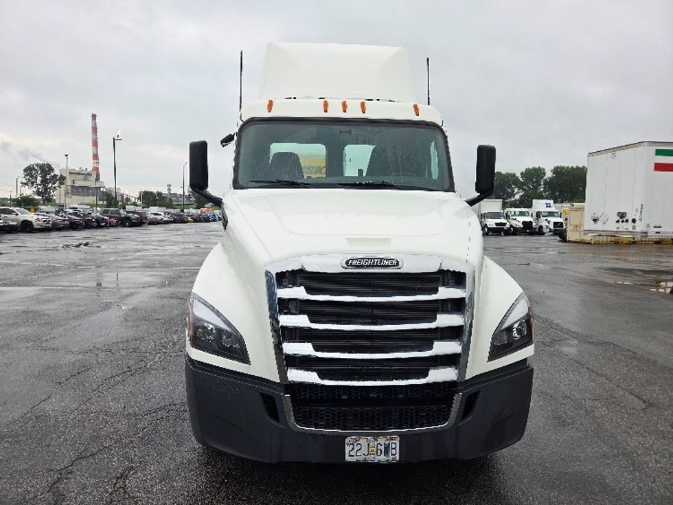 Day Cab Tractor-Heavy Duty Tractors-Freightliner-2020-T12664ST-Kansas City-MO-224,241\n\t\tmiles-$ 61,250 - Image 2