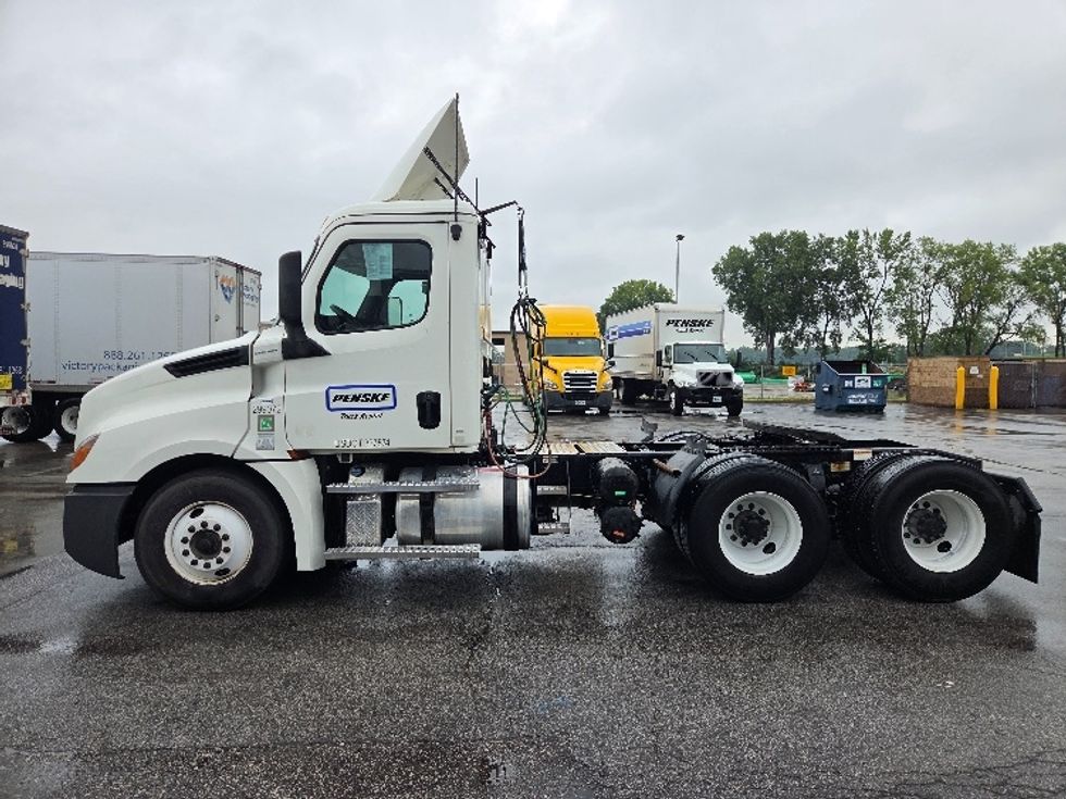 Day Cab Tractor-Heavy Duty Tractors-Freightliner-2020-T12664ST-Kansas City-MO-224,241\n\t\tmiles-$ 61,250 - Image 4