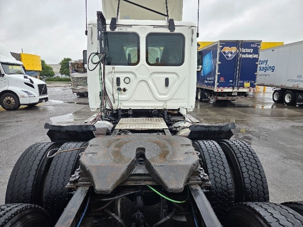 Day Cab Tractor-Heavy Duty Tractors-Freightliner-2020-T12664ST-Kansas City-MO-224,241\n\t\tmiles-$ 61,250 - Image 6