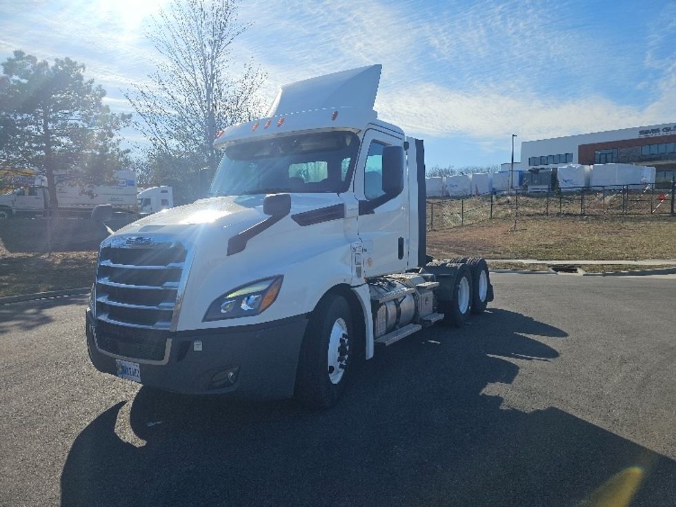 Day Cab Tractor-Heavy Duty Tractors-Freightliner-2020-T12664ST-Kansas City-MO-375,217\n\t\tmiles-$ 51,750 - Image 3