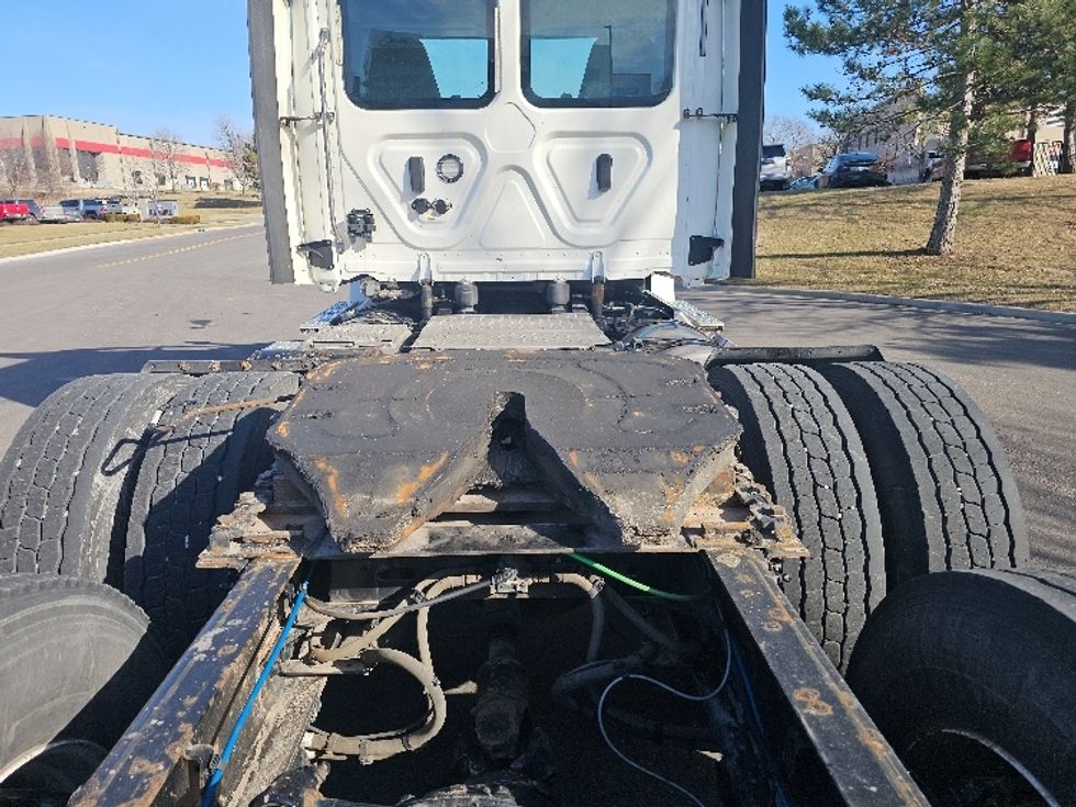 Day Cab Tractor-Heavy Duty Tractors-Freightliner-2020-T12664ST-Kansas City-MO-375,217\n\t\tmiles-$ 51,750 - Image 6