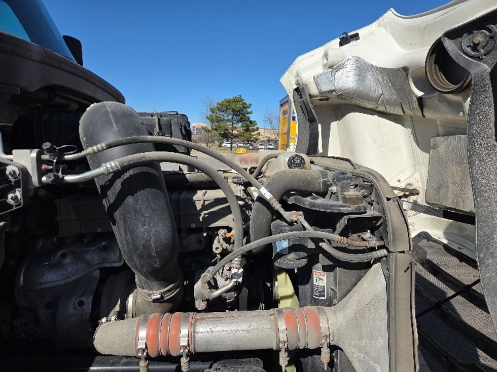 Day Cab Tractor-Heavy Duty Tractors-Freightliner-2020-T12664ST-Kansas City-MO-397,570\n\t\tmiles-$ 50,500 - Image 15