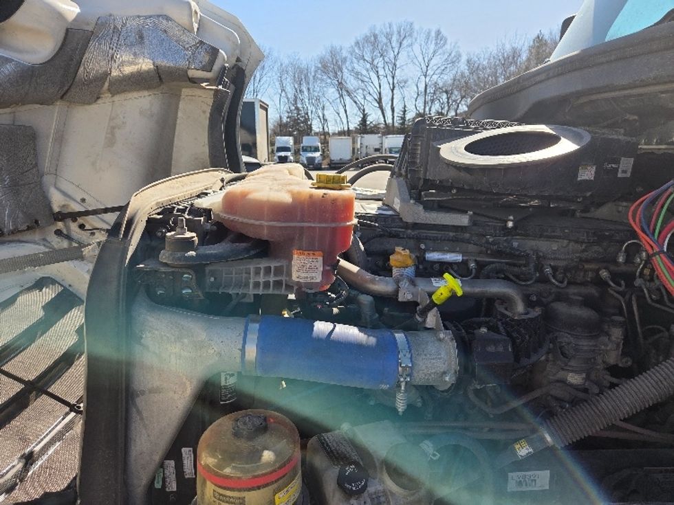 Day Cab Tractor-Heavy Duty Tractors-Freightliner-2020-T12664ST-Kansas City-MO-397,570\n\t\tmiles-$ 50,500 - Image 16