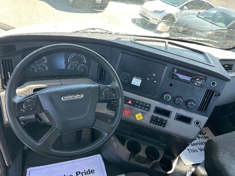 Day Cab Tractor-Heavy Duty Tractors-Freightliner-2020-T12664ST-Katy-TX-326,219\n\t\tmiles-$ 56,000 - Image 11
