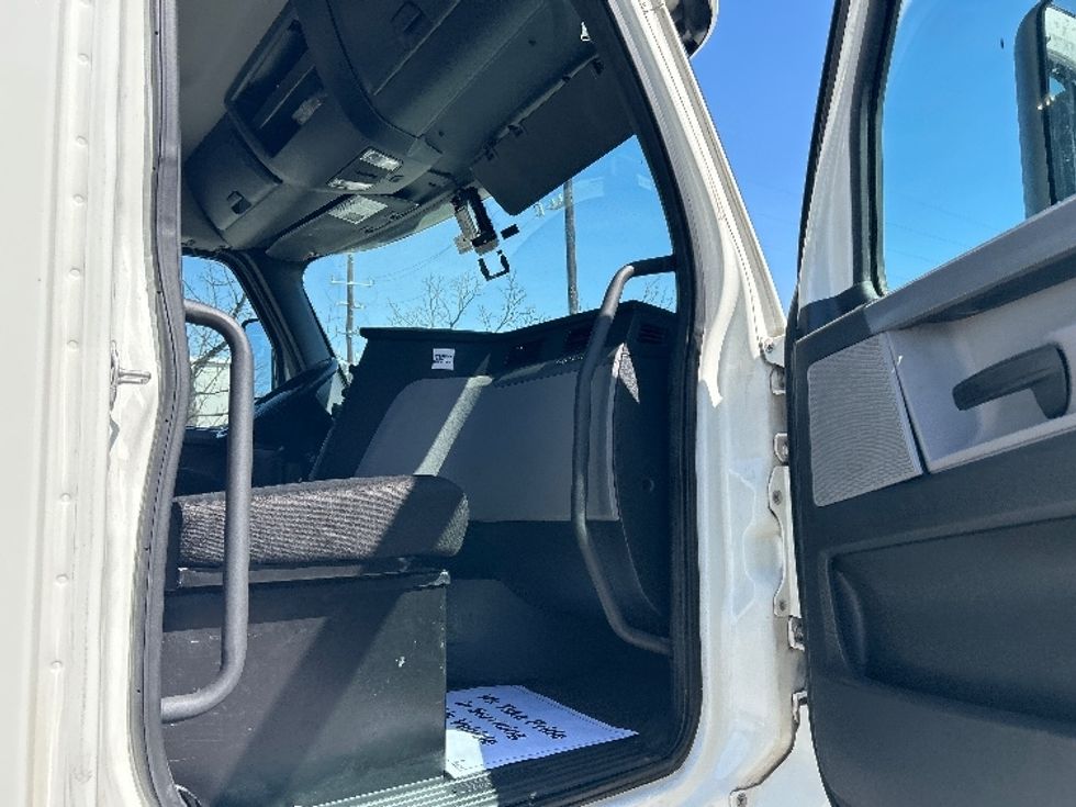 Day Cab Tractor-Heavy Duty Tractors-Freightliner-2020-T12664ST-Katy-TX-326,219\n\t\tmiles-$ 56,000 - Image 12