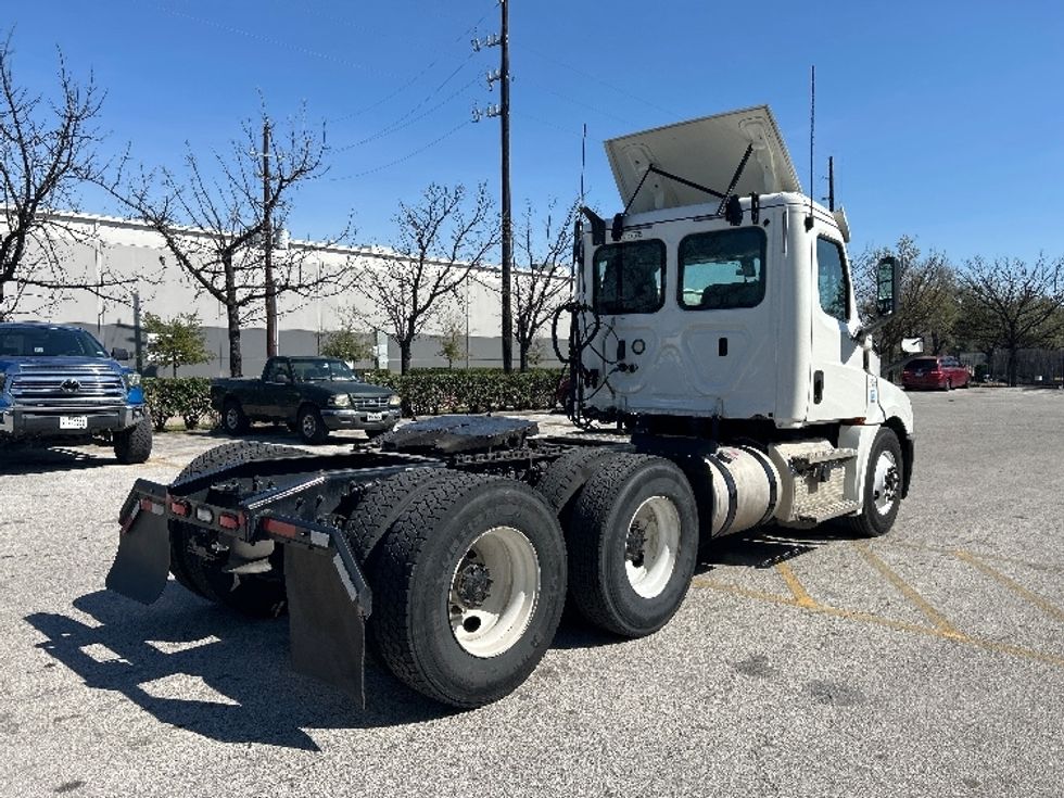Day Cab Tractor-Heavy Duty Tractors-Freightliner-2020-T12664ST-Katy-TX-326,219\n\t\tmiles-$ 56,000 - Image 7