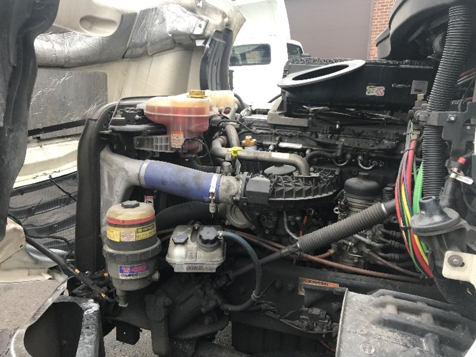 Day Cab Tractor-Heavy Duty Tractors-Freightliner-2020-T12664ST-Kearny-NJ-323,922\n\t\tmiles-$ 68,000 - Image 15