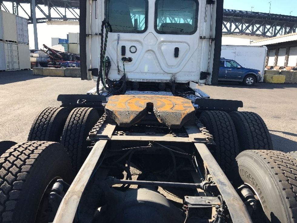 Day Cab Tractor-Heavy Duty Tractors-Freightliner-2020-T12664ST-Kearny-NJ-325,627\n\t\tmiles-$ 68,000 - Image 6