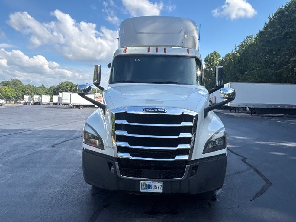 Day Cab Tractor-Heavy Duty Tractors-Freightliner-2020-T12664ST-Kennesaw-GA-746,444\n\t\tmiles-$ 27,750 - Image 2