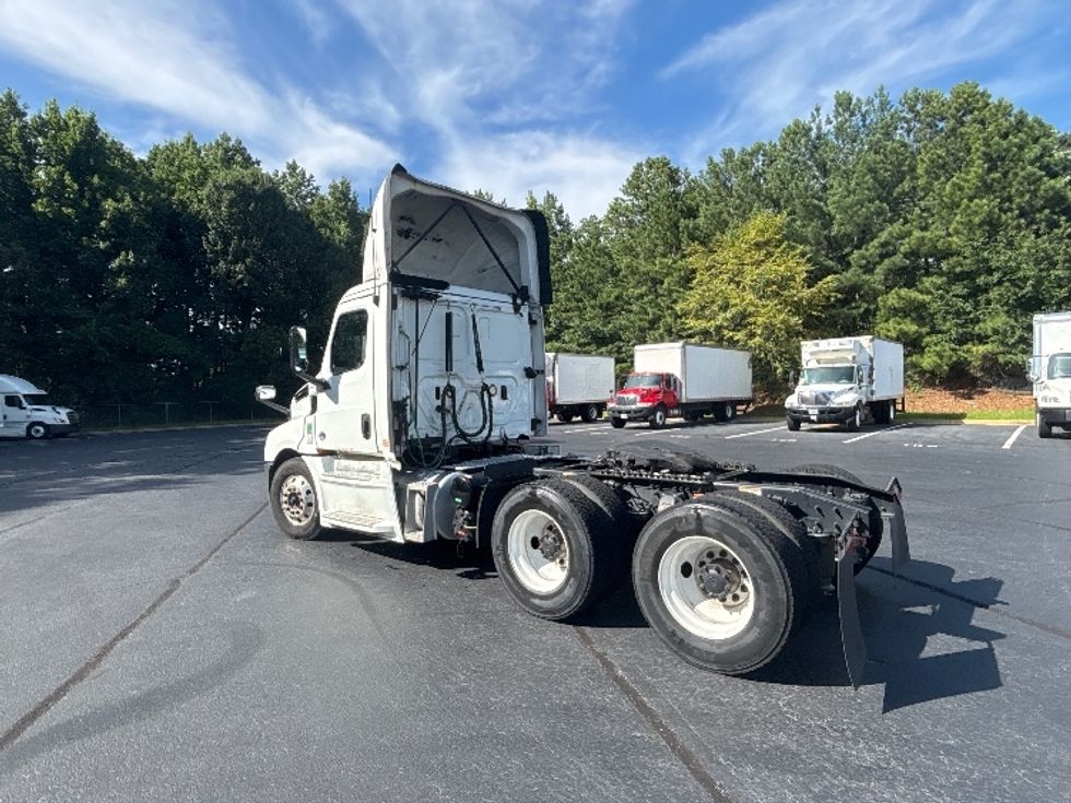 Day Cab Tractor-Heavy Duty Tractors-Freightliner-2020-T12664ST-Kennesaw-GA-746,444\n\t\tmiles-$ 27,750 - Image 5