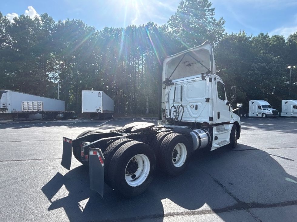 Day Cab Tractor-Heavy Duty Tractors-Freightliner-2020-T12664ST-Kennesaw-GA-746,444\n\t\tmiles-$ 27,750 - Image 7