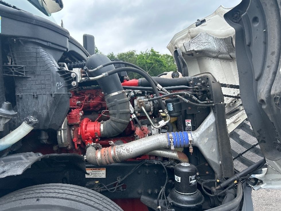 Day Cab Tractor-Heavy Duty Tractors-Freightliner-2020-T12664ST-King Of Prussia-PA-154,894\n\t\tmiles-$ 63,250 - Image 14