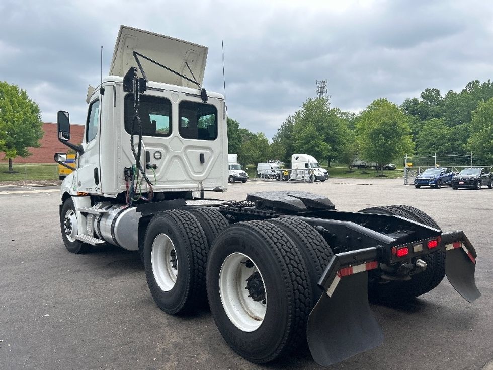 Day Cab Tractor-Heavy Duty Tractors-Freightliner-2020-T12664ST-King Of Prussia-PA-154,894\n\t\tmiles-$ 63,250 - Image 4