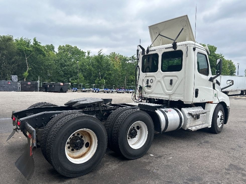 Day Cab Tractor-Heavy Duty Tractors-Freightliner-2020-T12664ST-King Of Prussia-PA-154,894\n\t\tmiles-$ 63,250 - Image 6