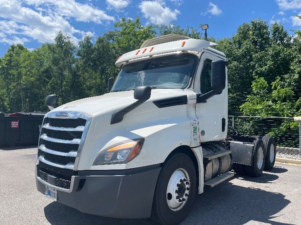 Day Cab Tractor-Heavy Duty Tractors-Freightliner-2020-T12664ST-King Of Prussia-PA-607,347\n\t\tmiles-$ 32,500 - Image 1