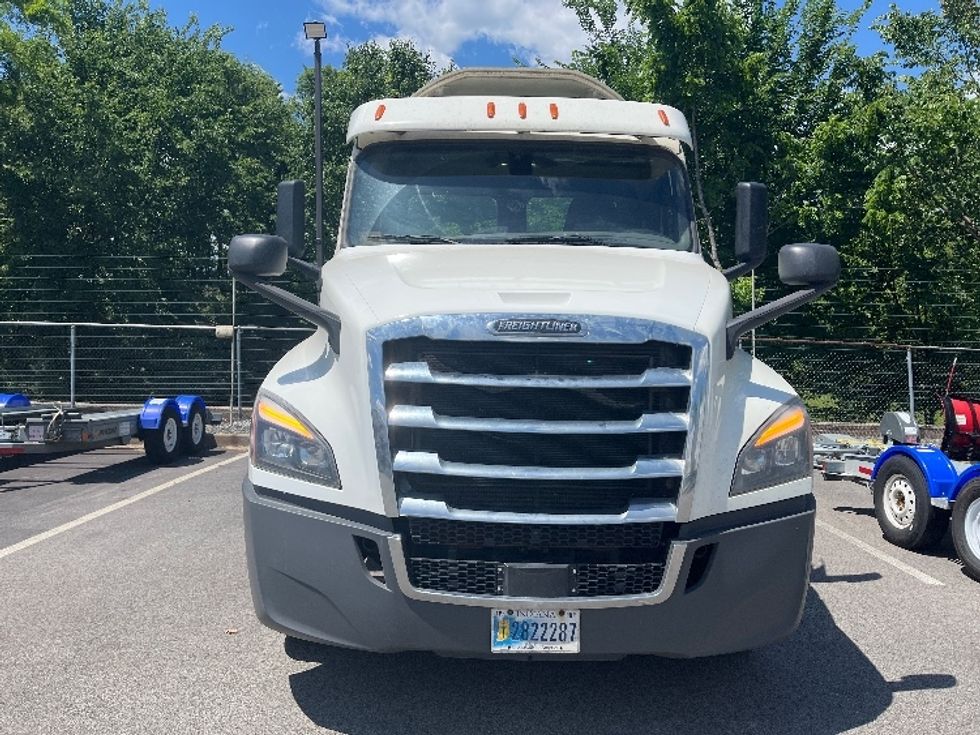 Day Cab Tractor-Heavy Duty Tractors-Freightliner-2020-T12664ST-King Of Prussia-PA-607,347\n\t\tmiles-$ 32,500 - Image 2