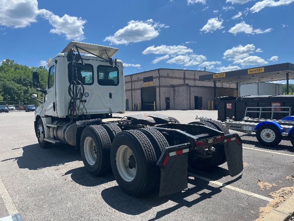 Day Cab Tractor-Heavy Duty Tractors-Freightliner-2020-T12664ST-King Of Prussia-PA-607,347\n\t\tmiles-$ 32,500 - Image 5