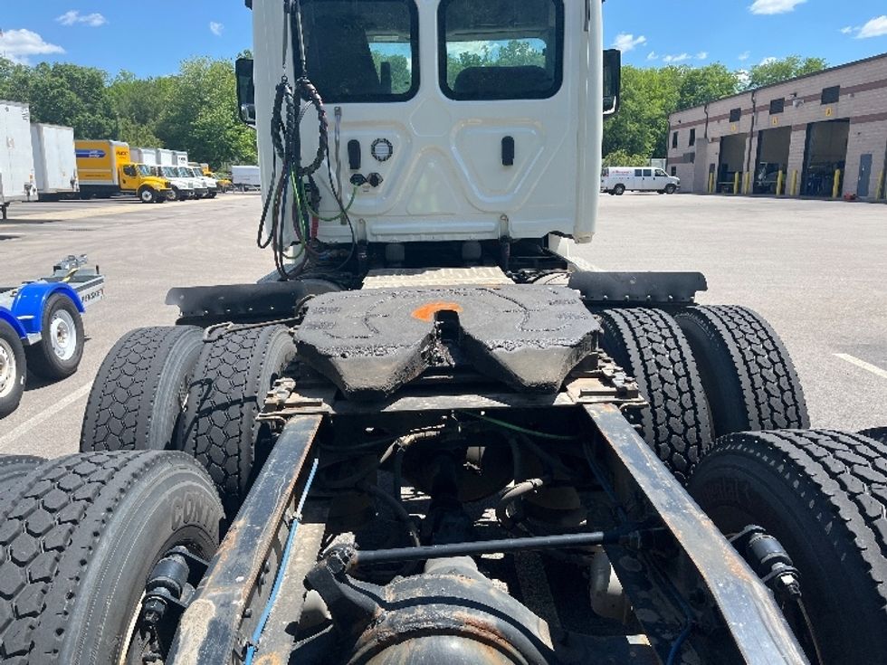 Day Cab Tractor-Heavy Duty Tractors-Freightliner-2020-T12664ST-King Of Prussia-PA-607,347\n\t\tmiles-$ 32,500 - Image 6