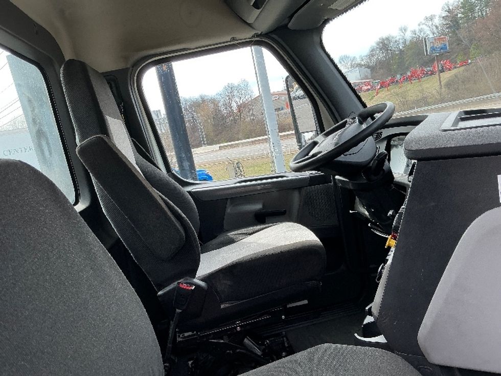 Day Cab Tractor-Heavy Duty Tractors-Freightliner-2020-T12664ST-Knoxville-TN-729,132\n\t\tmiles-$ 27,250 - Image 14