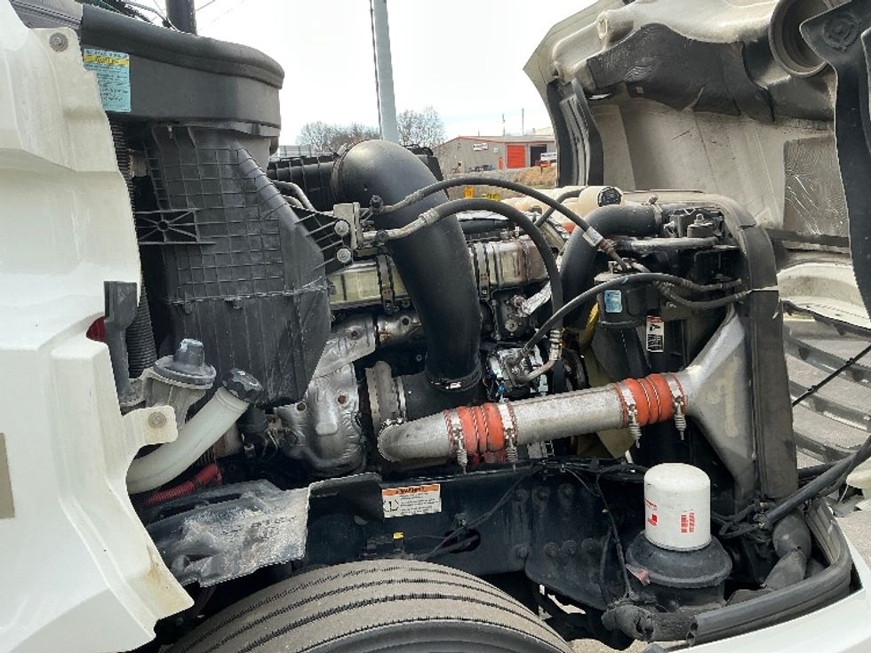 Day Cab Tractor-Heavy Duty Tractors-Freightliner-2020-T12664ST-Knoxville-TN-729,132\n\t\tmiles-$ 27,250 - Image 15