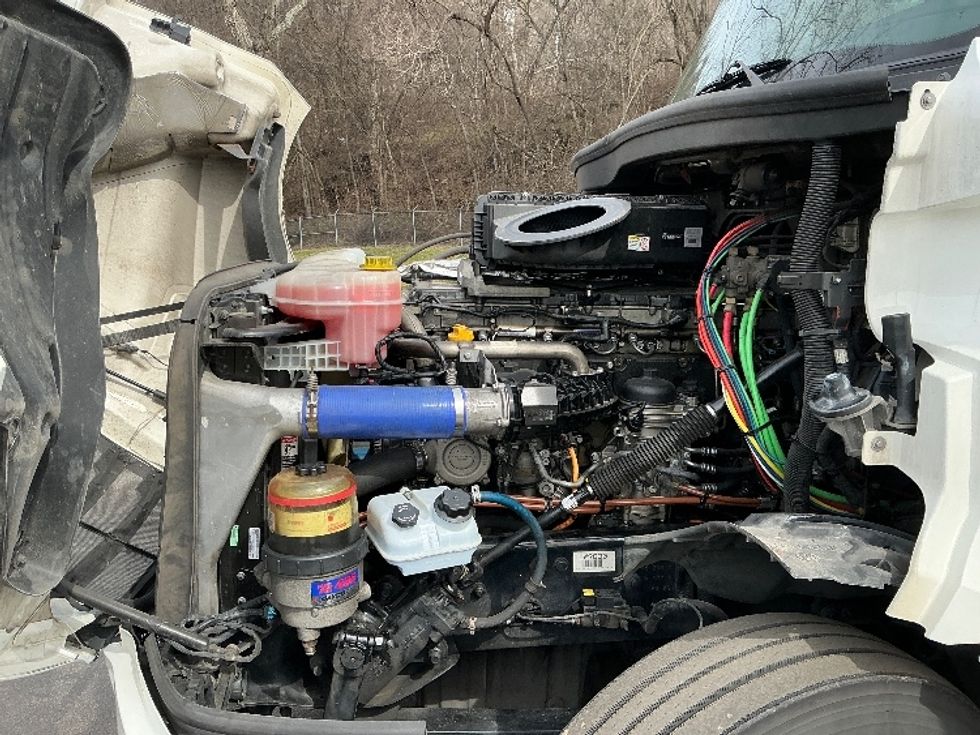 Day Cab Tractor-Heavy Duty Tractors-Freightliner-2020-T12664ST-Knoxville-TN-729,132\n\t\tmiles-$ 27,250 - Image 16