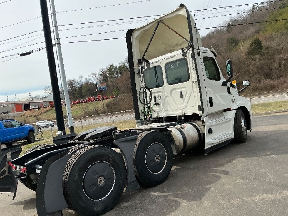 Day Cab Tractor-Heavy Duty Tractors-Freightliner-2020-T12664ST-Knoxville-TN-729,132\n\t\tmiles-$ 27,250 - Image 7