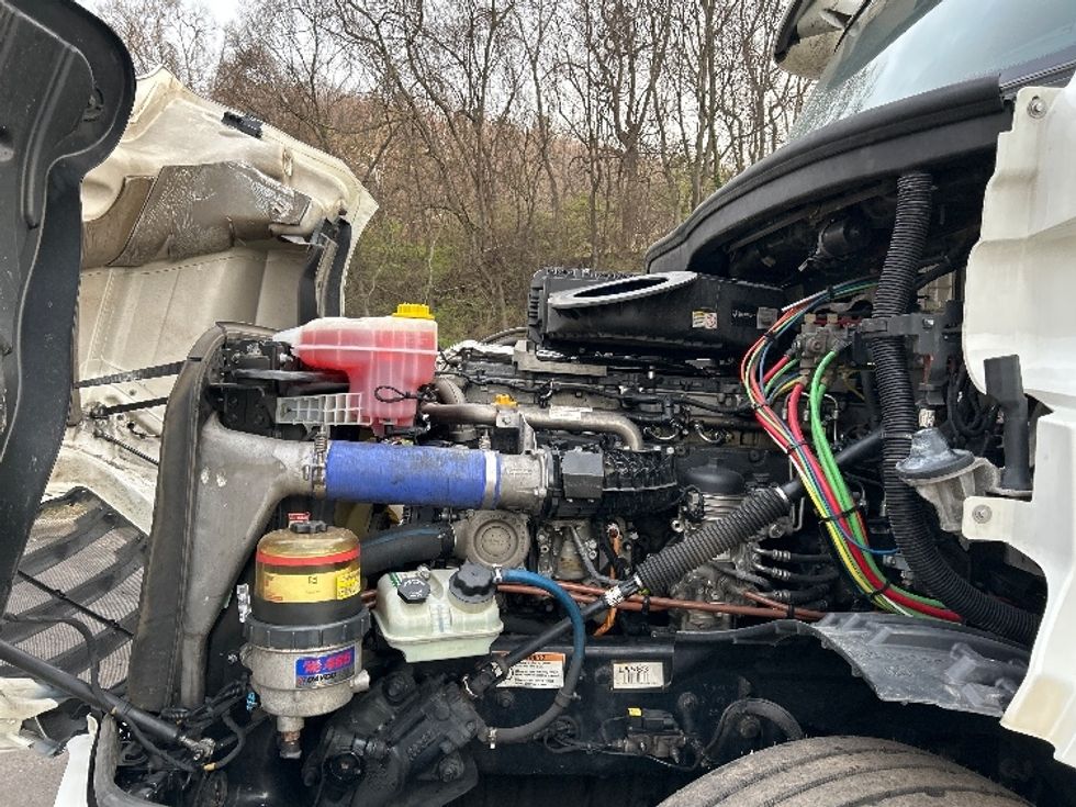 Day Cab Tractor-Heavy Duty Tractors-Freightliner-2020-T12664ST-Knoxville-TN-741,164\n\t\tmiles-$ 27,250 - Image 16