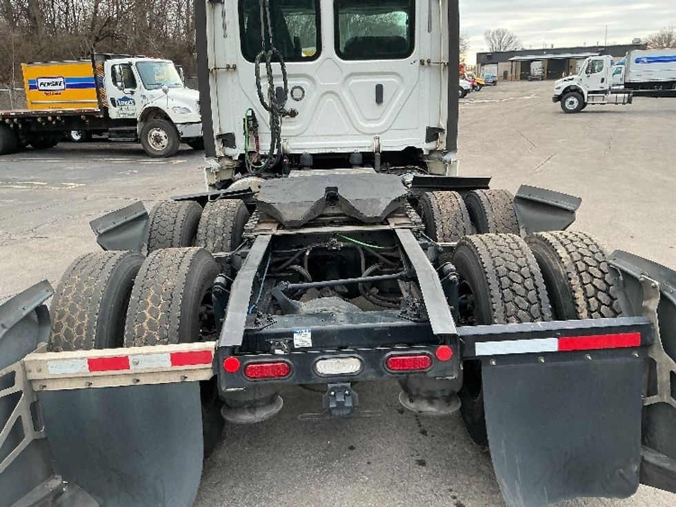 Day Cab Tractor-Heavy Duty Tractors-Freightliner-2020-T12664ST-Knoxville-TN-774,142\n\t\tmiles-$ 27,250 - Image 6