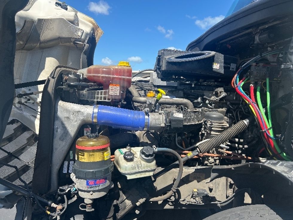 Day Cab Tractor-Heavy Duty Tractors-Freightliner-2020-T12664ST-La Mirada-CA-202,798\n\t\tmiles-$ 60,000 - Image 16